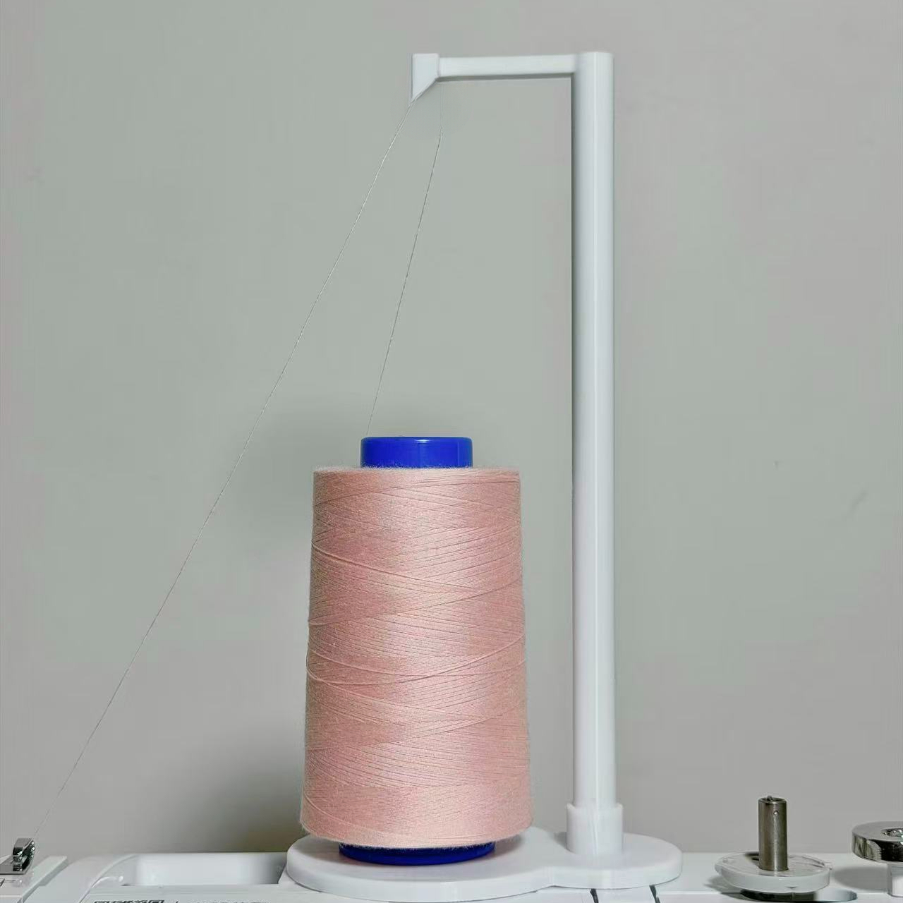 Sewing Machine Yarn - Nähmaschinen-Oberfadenständer, Maschinen-Oberspulenständer mit Anti-Wickel-Fadenführung für Heim-Nähmaschinen