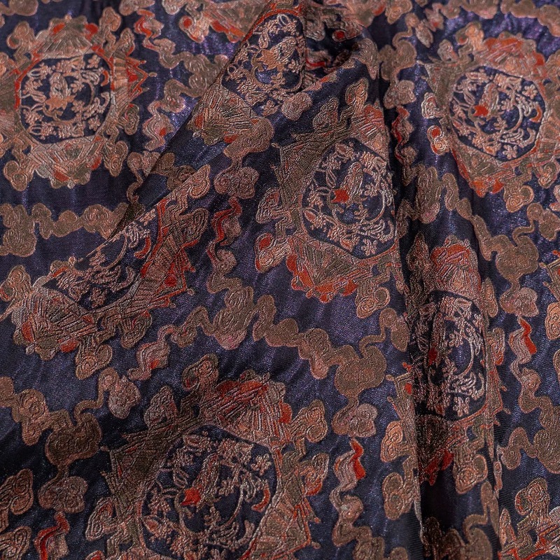 Lila-roter Rayon-Blumenjacquar – Sewing Vest Bewertung und Preis