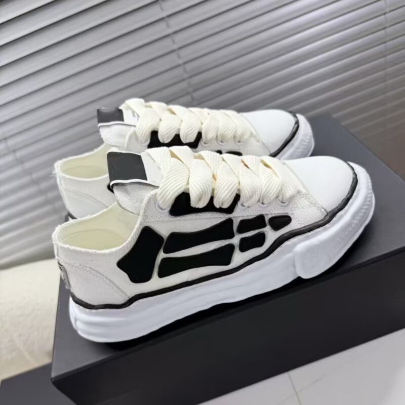 Dissolved Shoes für Damen und  – Sewing Cloth Bewertung und Preis
