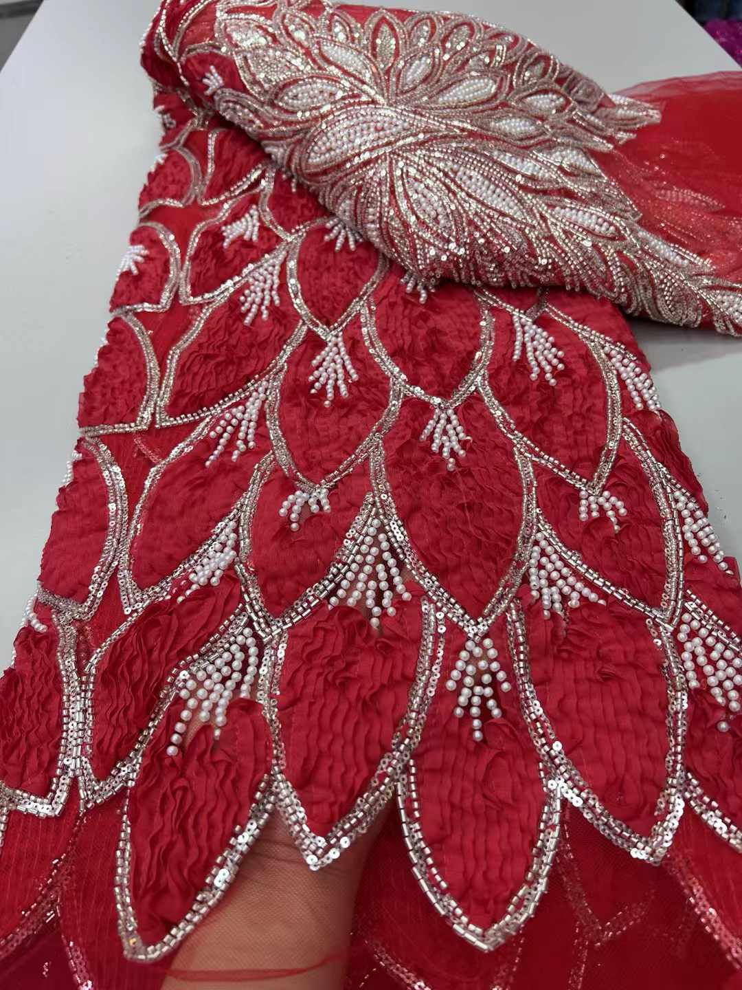 Perlen 3D-Spitzenstoff, roter  – Sewing Net Bewertung und Preis