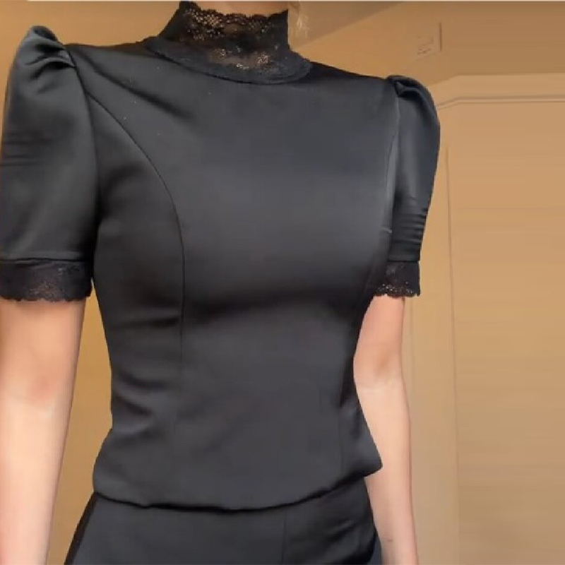 Neue Satin-Spitzenbesatz-Top-S – Shoulder Pad Set In Bewertung und Preis